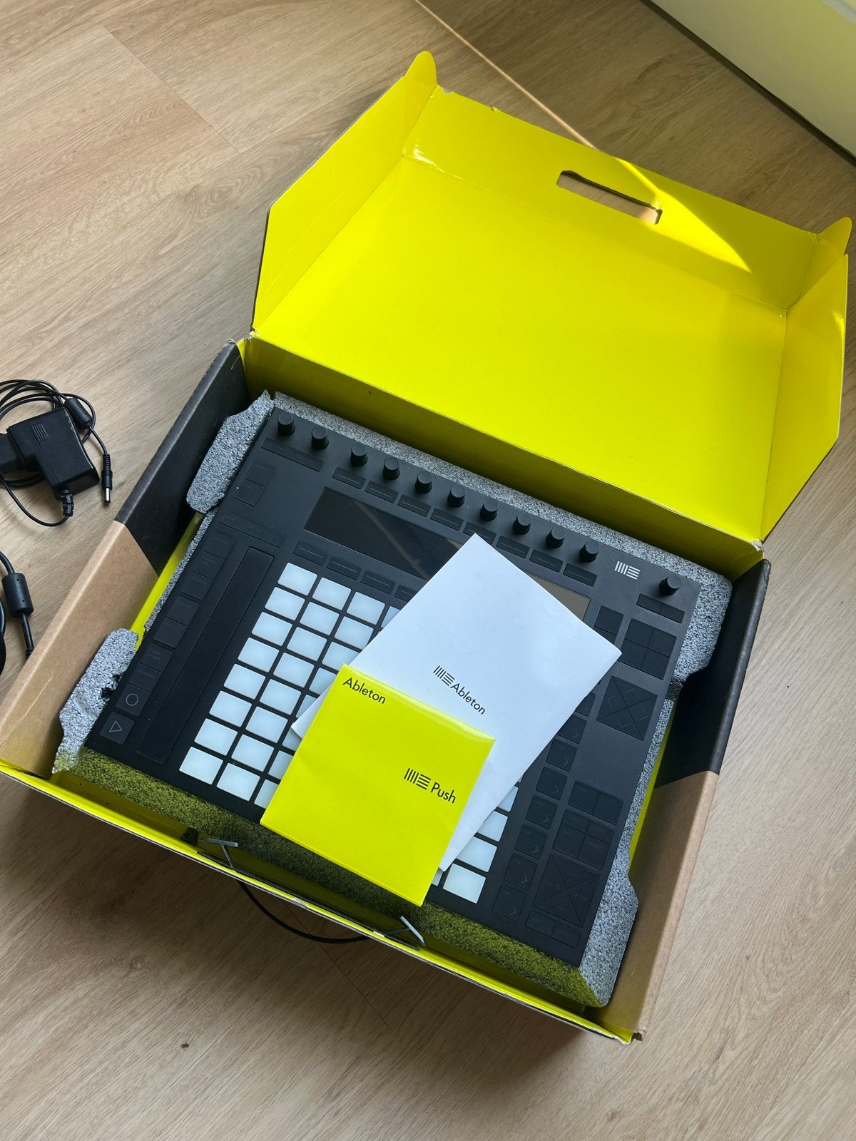 Ableton Push 2 in perfecte staat met doos en kabels, Ophalen of Verzenden, Zo goed als nieuw