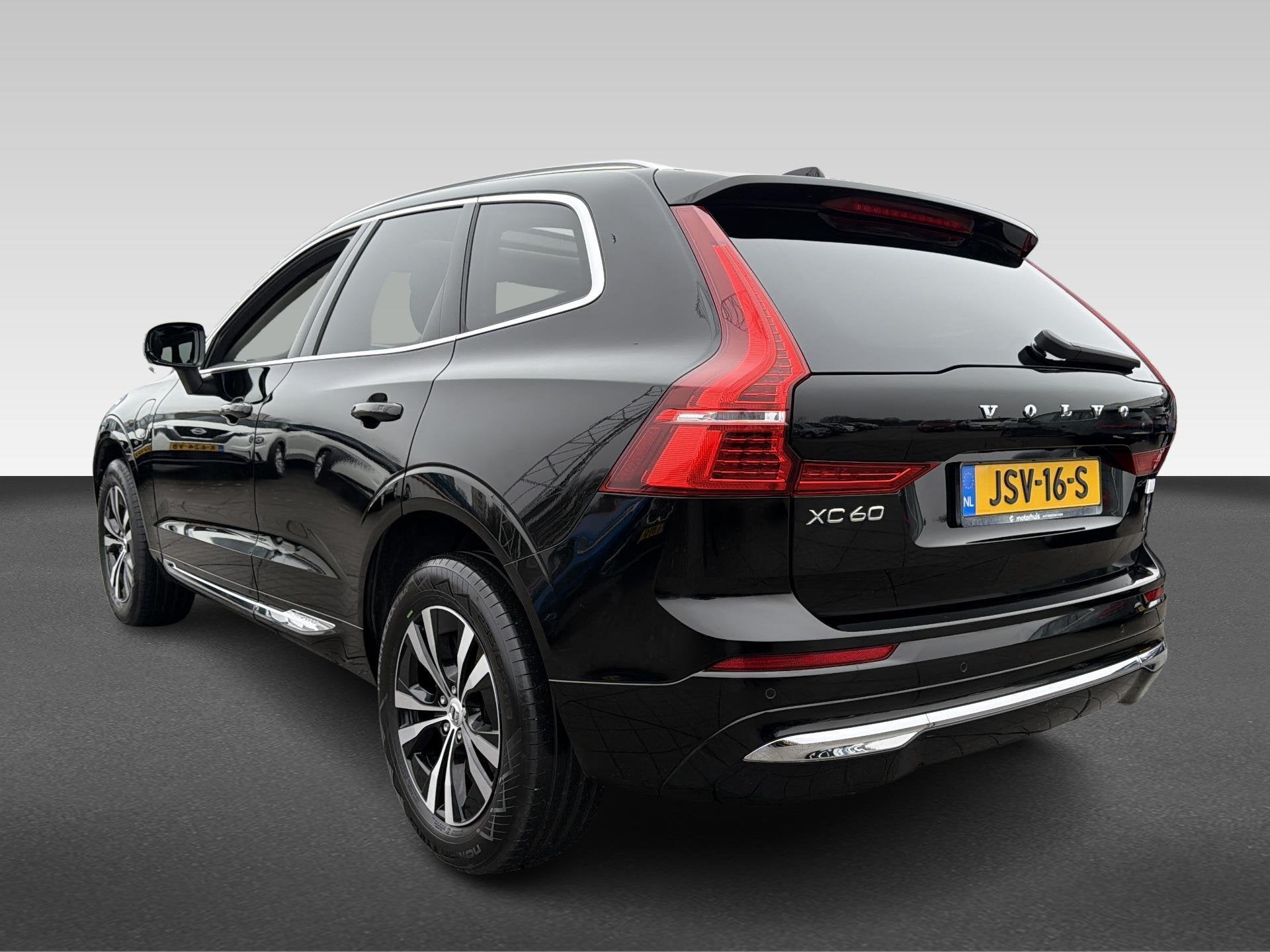 Volvo XC60 2.0 T6 Plug-in hybrid AWD Core Bright, Auto's, Automaat, Gebruikt, 4 cilinders, 1969 cc