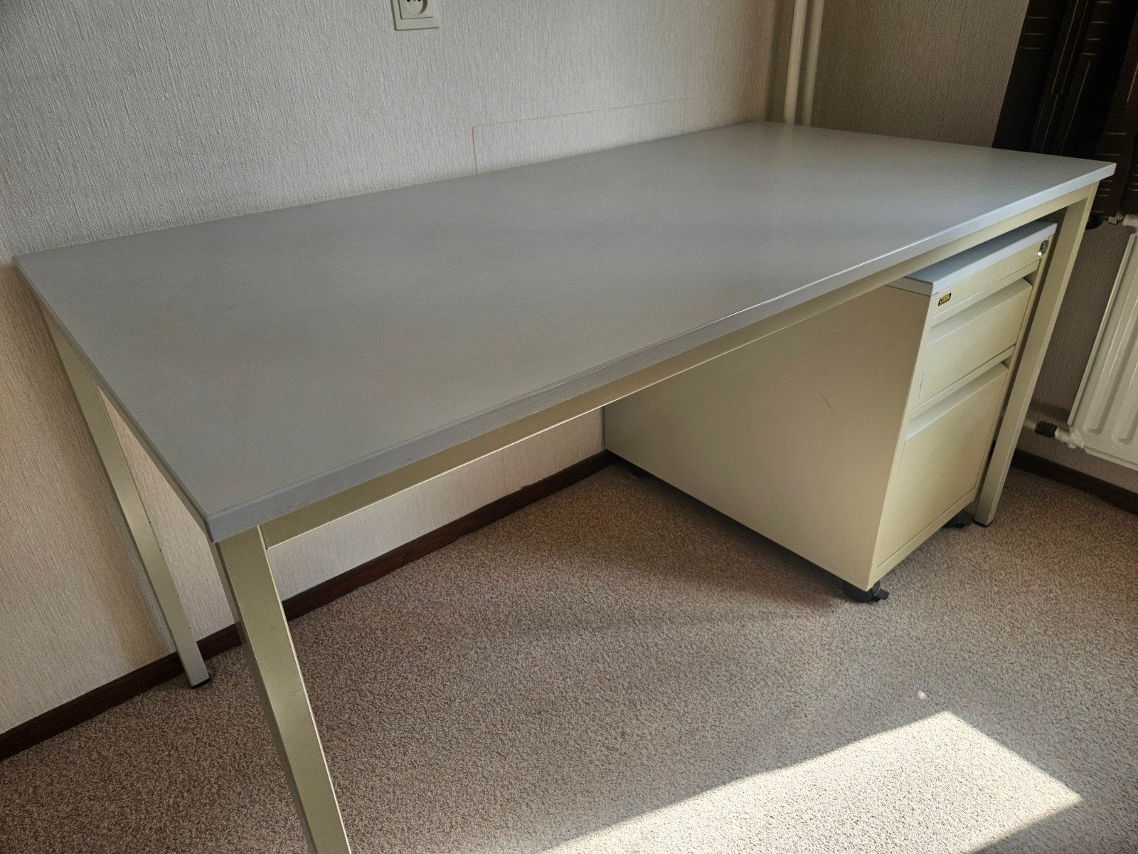 stalen bureau (OPHALEN VOOR 10/08), Ophalen