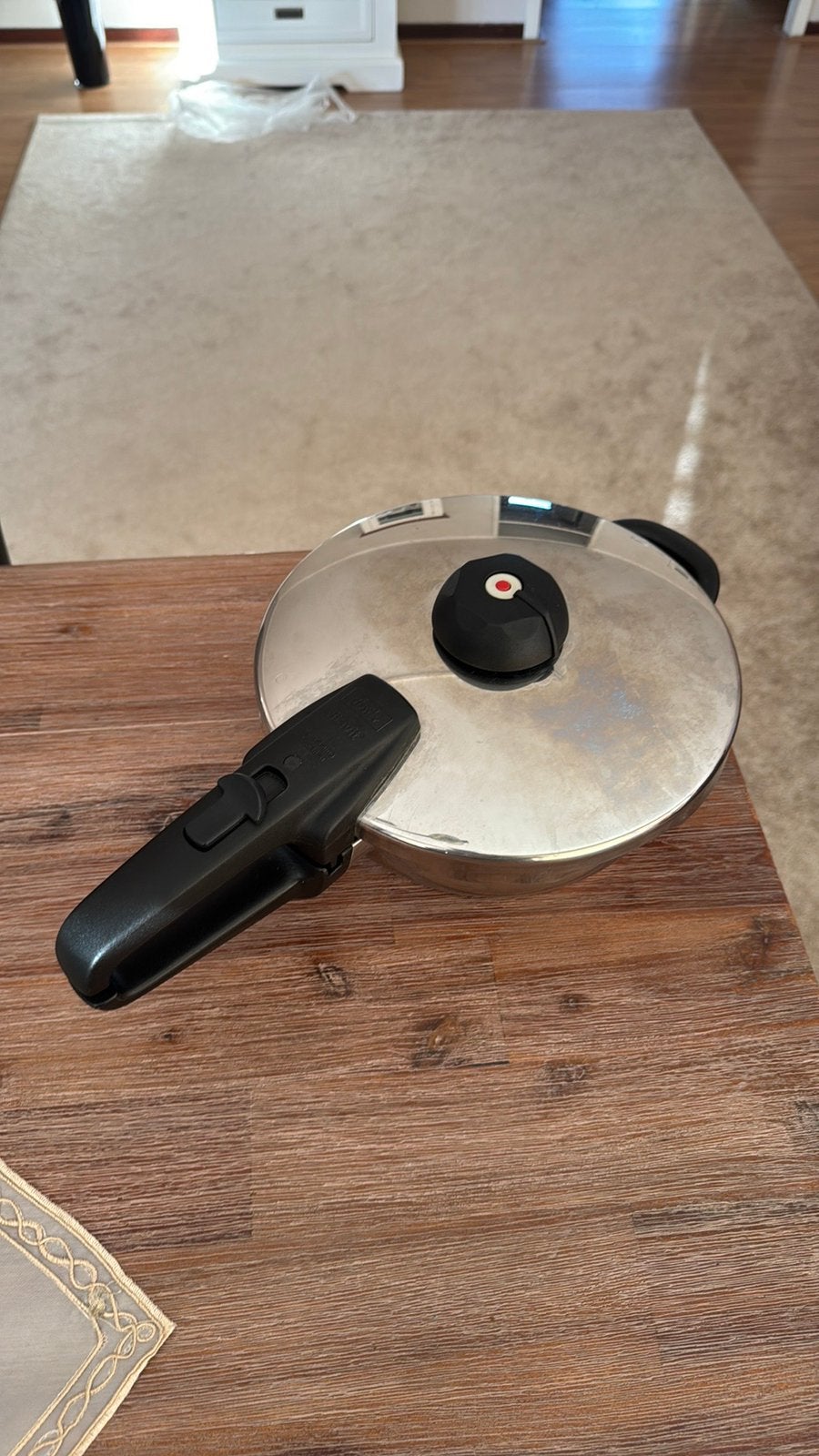 Fissler - snelkookpan 2,5 L, Huis en Inrichting, Keuken | Potten en Pannen, Ophalen of Verzenden, Zo goed als nieuw, Inductieplaat