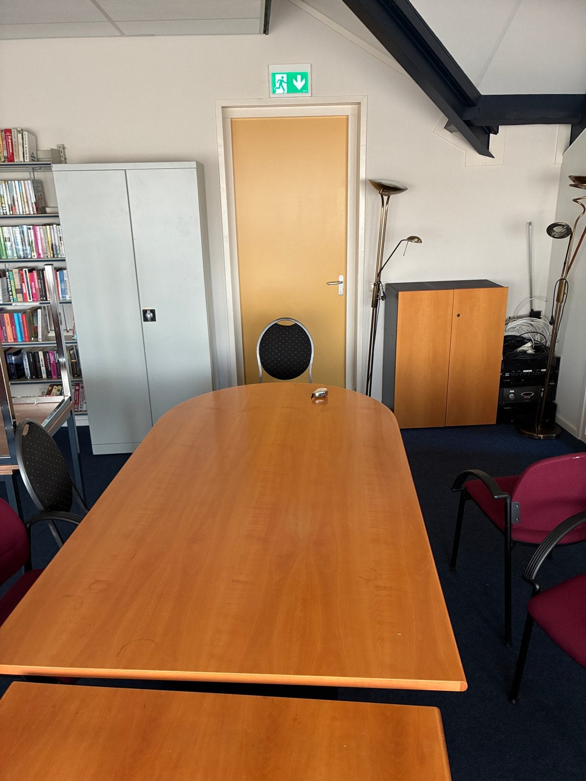 Grote ovale vergadertafel - Zo goed als nieuw, Huis en Inrichting, Ophalen, 100 tot 150 cm, 200 cm of meer, Zo goed als nieuw