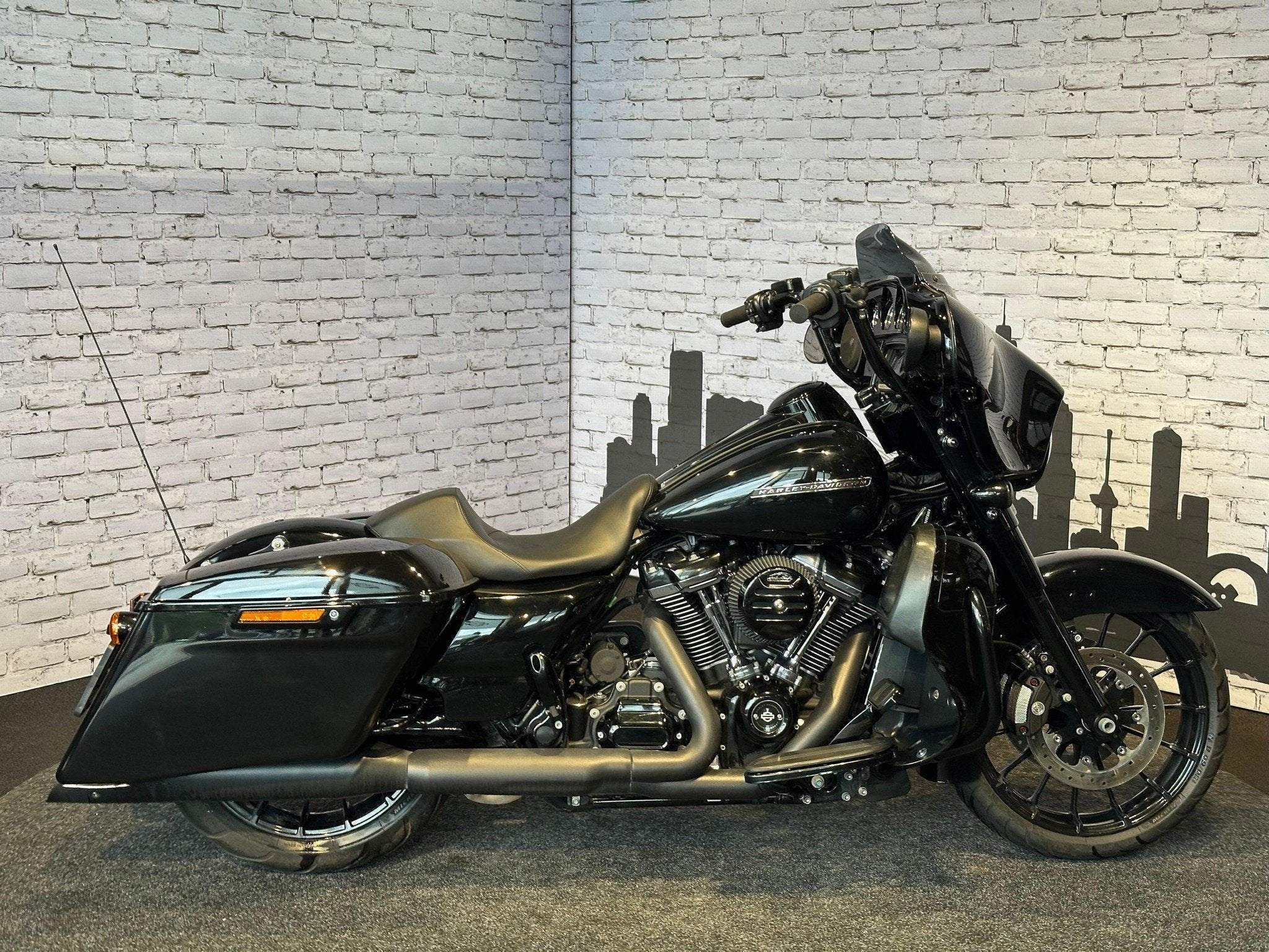 Harley-Davidson FLHXS STREET GLIDE SPECIAL (bj 2019), Motoren, Laan van Vredenoord 33
2289 DA  RIJSWIJK, NL, 1745 cc, Meer dan 35 kW