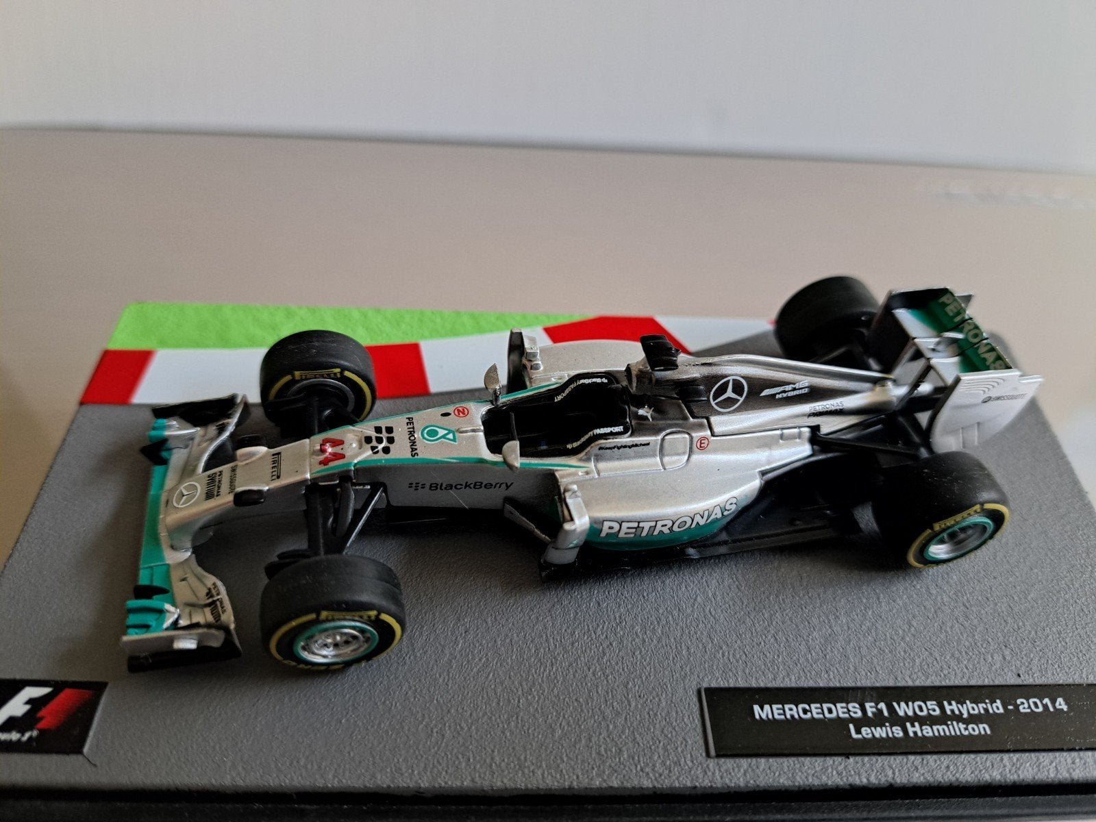 Mercedes W05- Hybrid. Lewis Hamilton 1:43, Ophalen of Verzenden, Nieuw, Auto, Overige merken