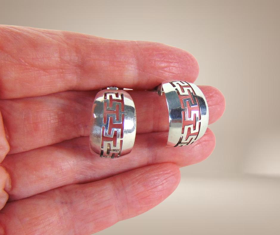 Brede 925 zilveren Griekse sleutel MEANDER oorbellen creolen, Verzenden, Zo goed als nieuw, X, Zilver