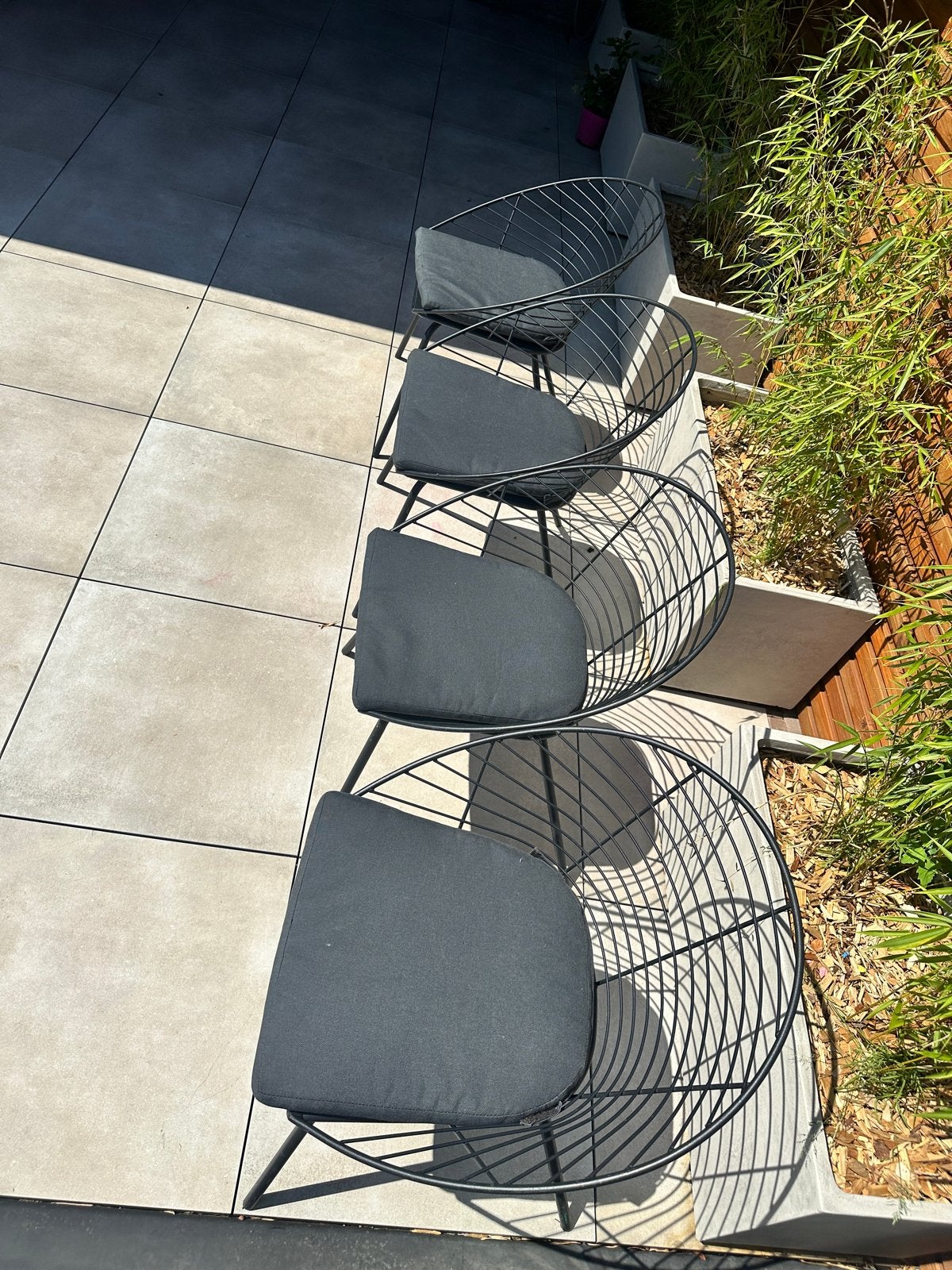 4 Zwart Gepoedercoate Tuinstoelen met Kussens, Ophalen, Gebruikt, Metaal
