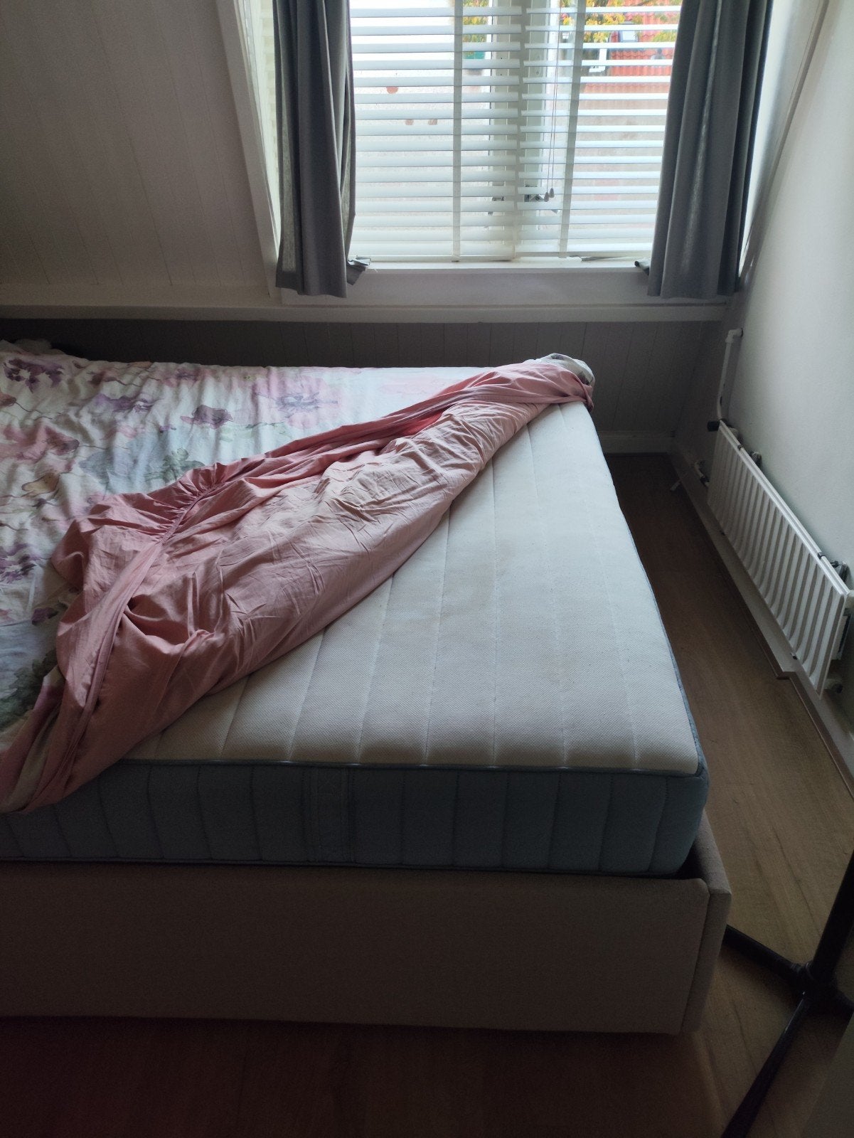 IKEA IDANÄS Gestoffeerd Bed met Opberger + Matras, Ophalen, Gebruikt, Tweepersoons, 200 cm