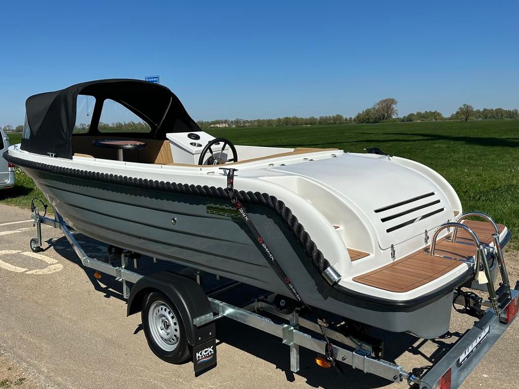 Elegance 555 tender NIEUW | 20PK | Bomvol opties | trailer, Watersport en Boten, Sloepen, Ophalen, Nieuw, Buitenboordmotor, Polyester