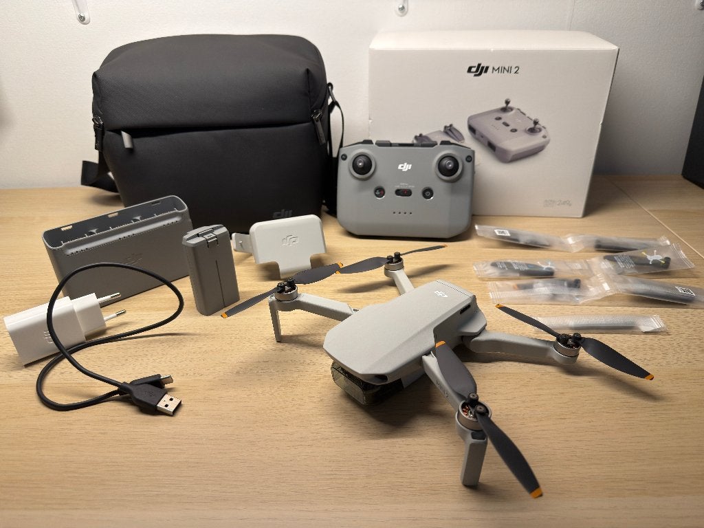 DJI Mini 2 Fly More Combo + Pgytech landing pad, Ophalen, Cameradrone, Opklapbaar, 15 tot 30 minuten