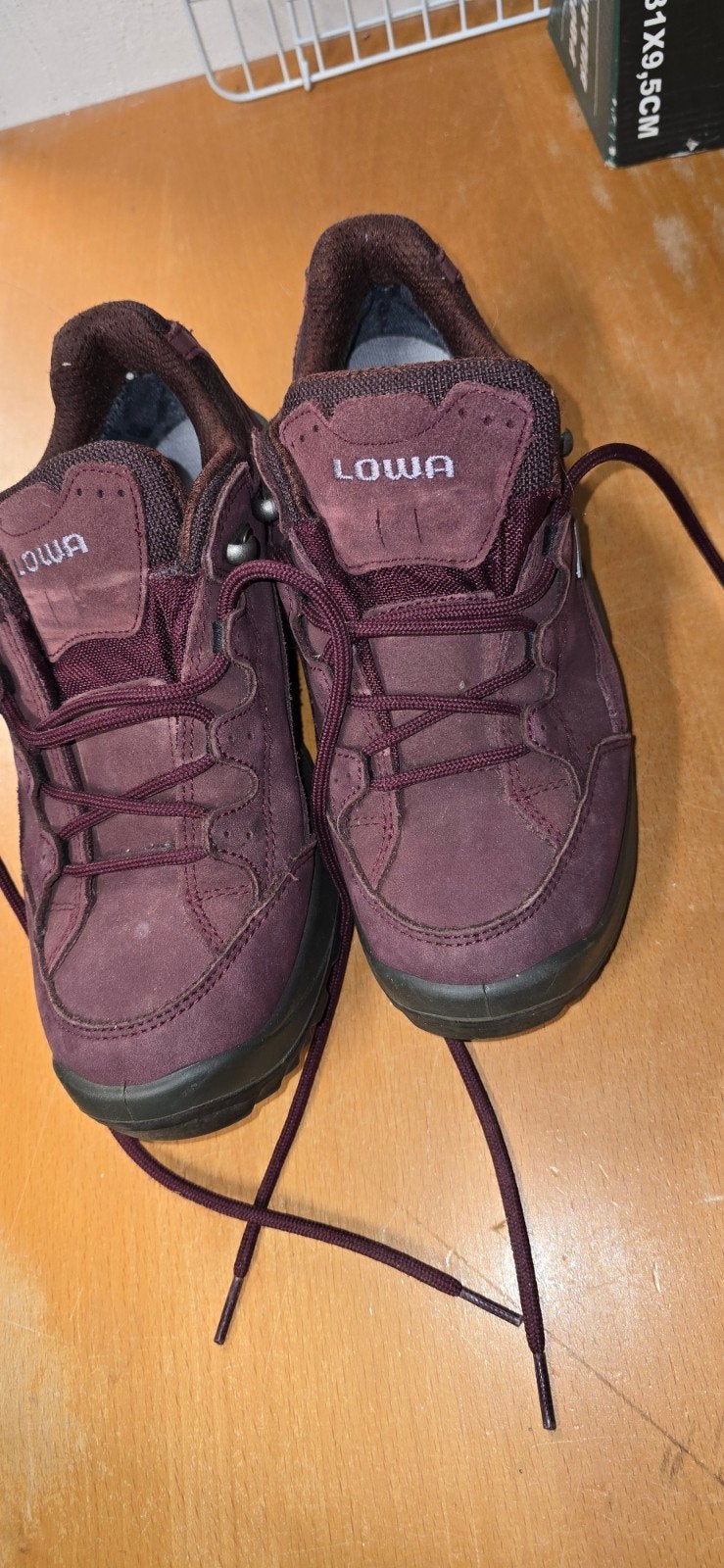 Lowa wijn kleurige  dames wandelschoen mt 38, Sport en Fitness, Bergsport en Wandelen, Ophalen of Verzenden, Zo goed als nieuw