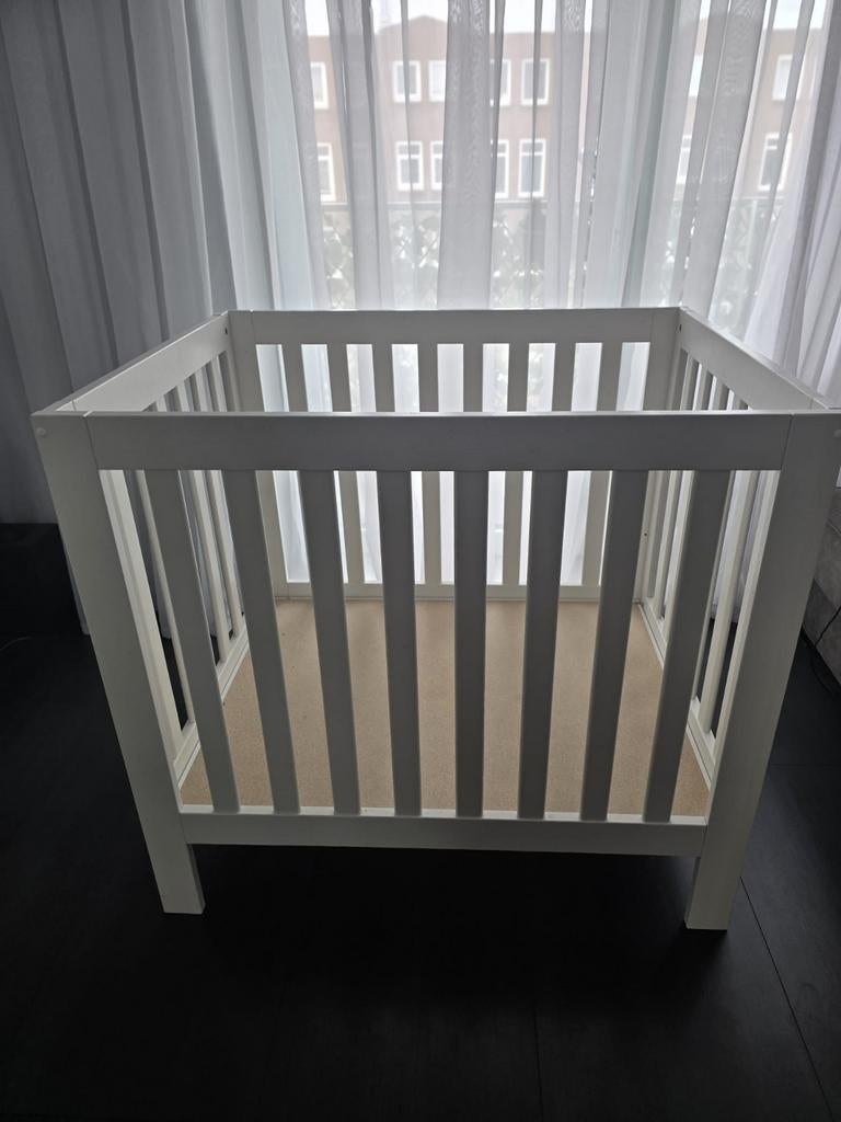 Cabino box met matras, Kinderen en Baby's, Boxen, Ophalen of Verzenden, Gebruikt, Vierkant