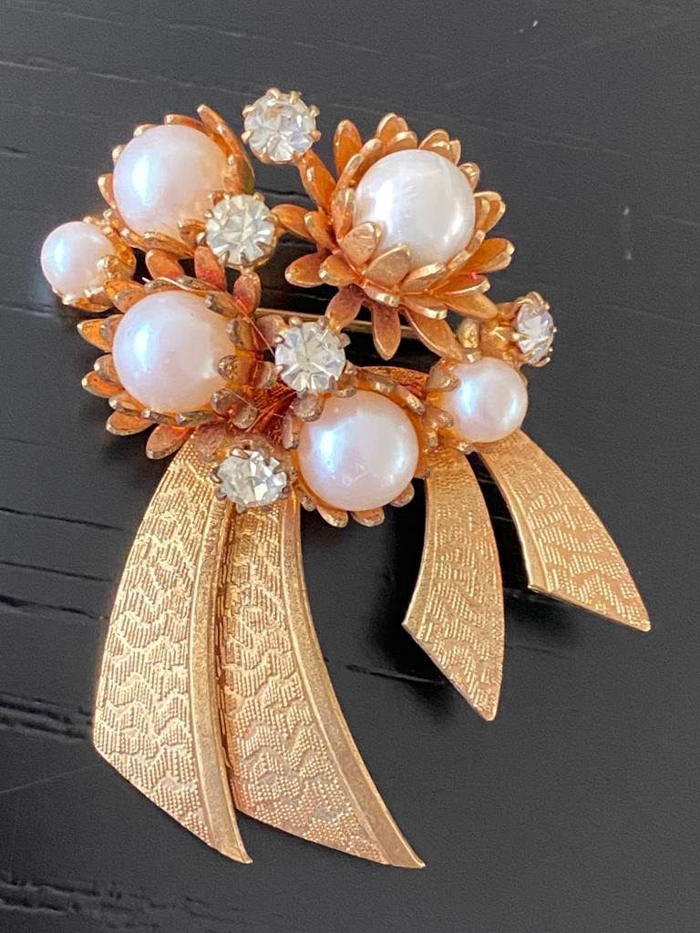 Vintage vergulde faux parelbroche gemerkt Germany, Ophalen of Verzenden, Zo goed als nieuw, Goud, Overige materialen