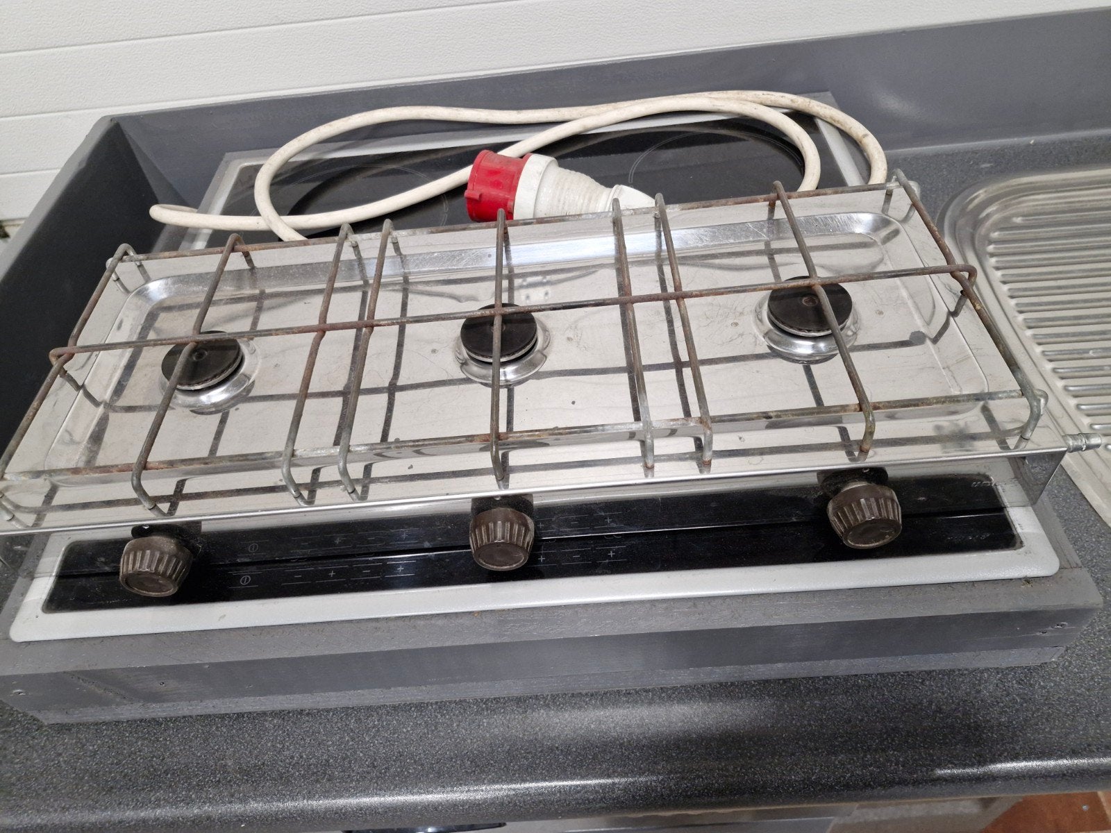 Foto 10 van te huur, tijdelijke keuken voor bijvoorbeeld verbouwing