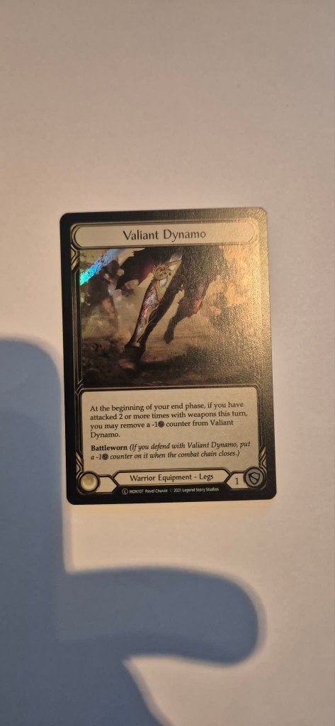 Valiant Dynamo (MON107) - Flesh and Blood TCG, Ophalen of Verzenden, Zo goed als nieuw, Losse kaart, Foil