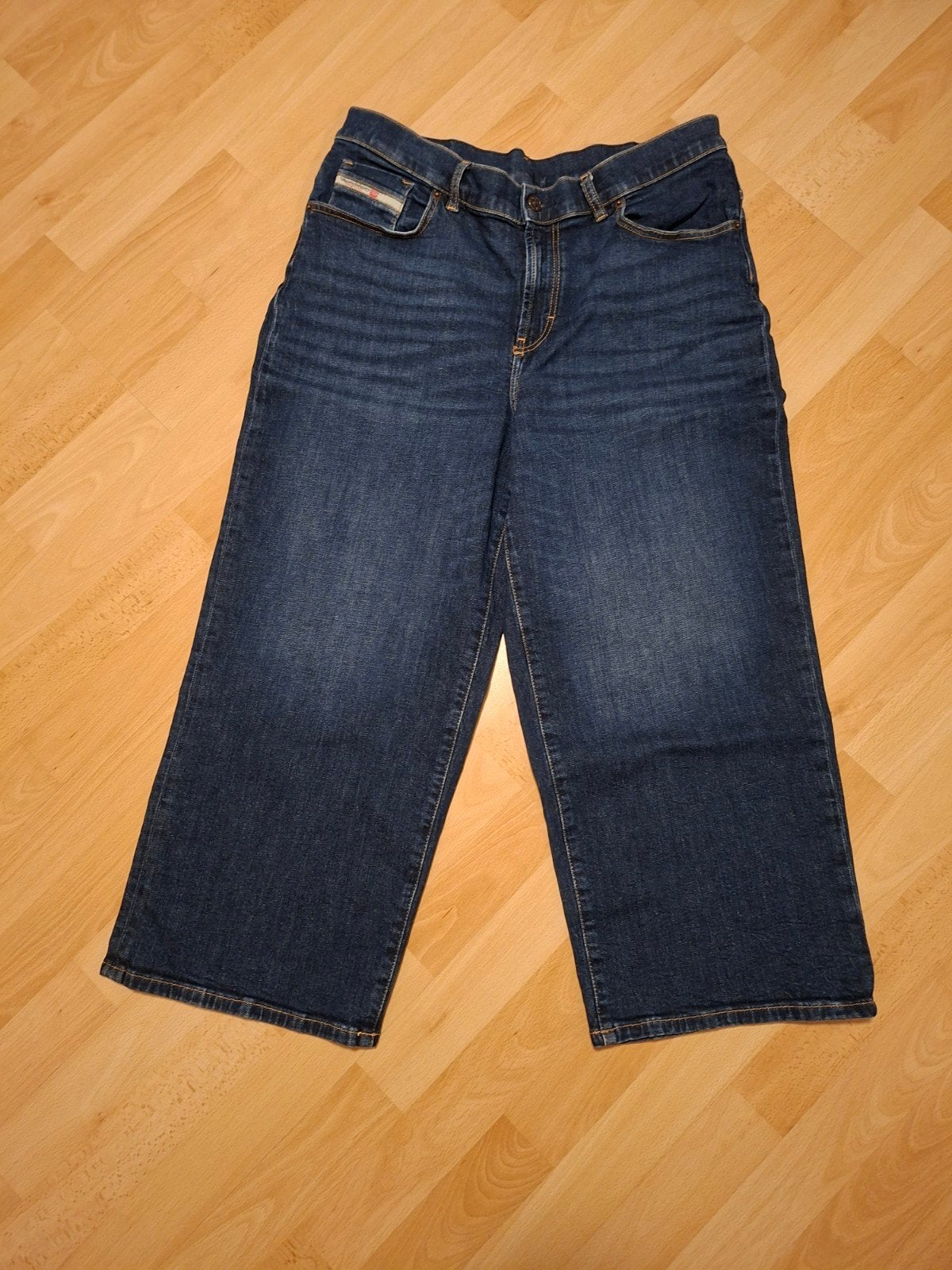 Diesel Widee Culotte Jeans - Donkerblauw -Maat 32x30 (valt g, Kleding | Dames, Blauw, Maat 42/44 (L), Ophalen of Verzenden, Zo goed als nieuw