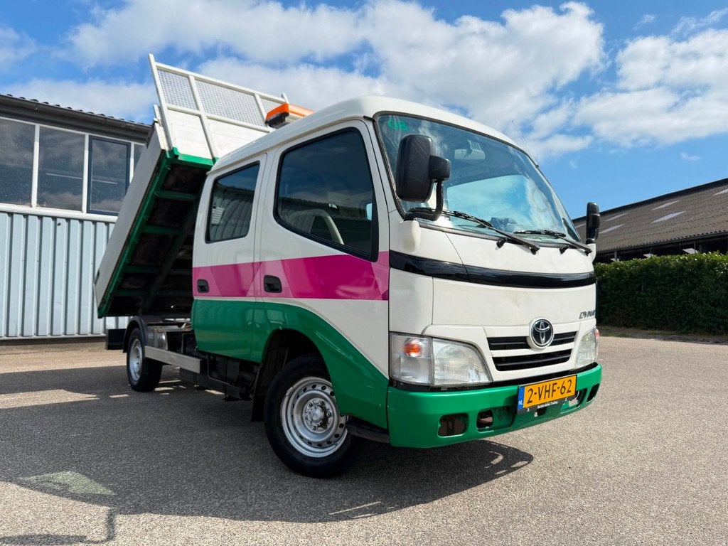 Toyota Dyna 100 3.0 D-4D DC KIPPER | 136PK! | APK 4/2027, Auto's, ABS, Gebruikt, Zwart, Leder en Stof