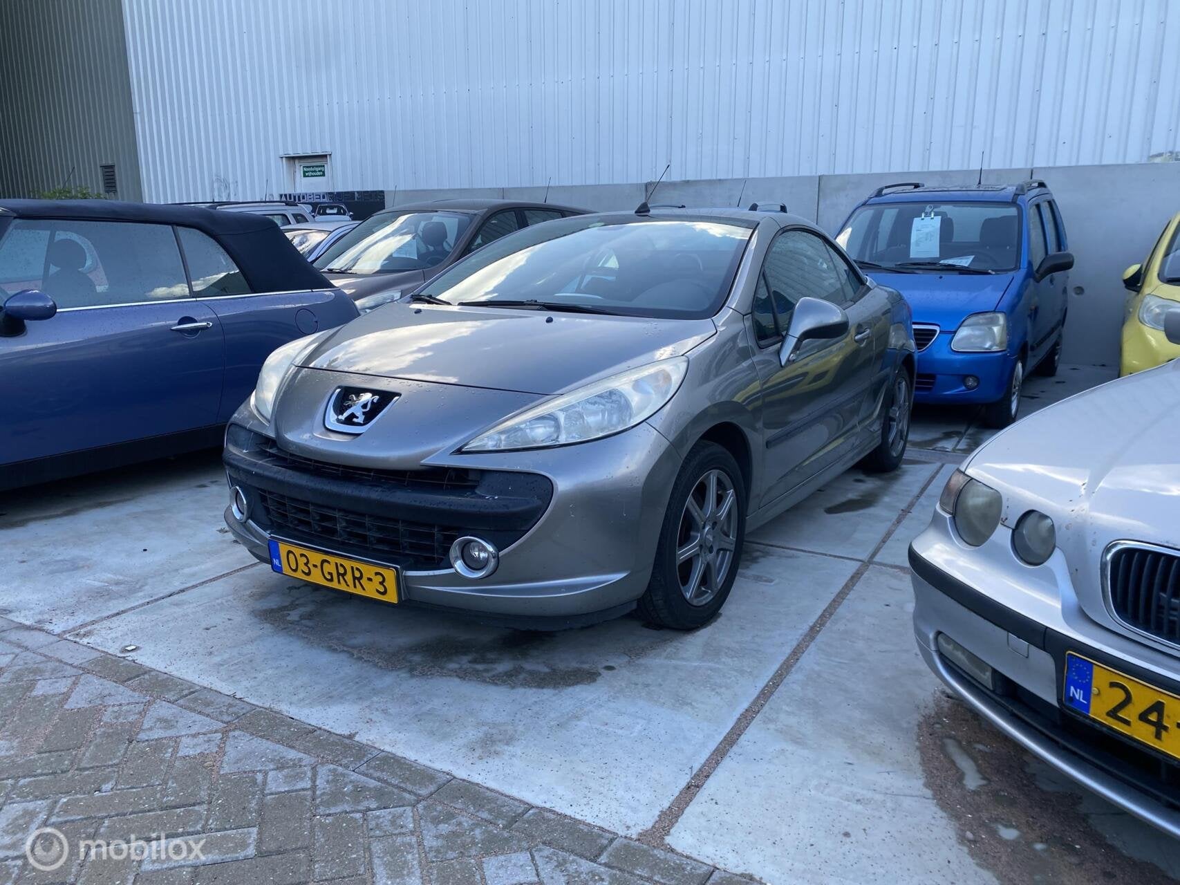 Peugeot 207 CC 1.6 VTi HANDEL/EXPORT, Auto's, Voorwielaandrijving, 15 km/l, Gebruikt, 4 cilinders
