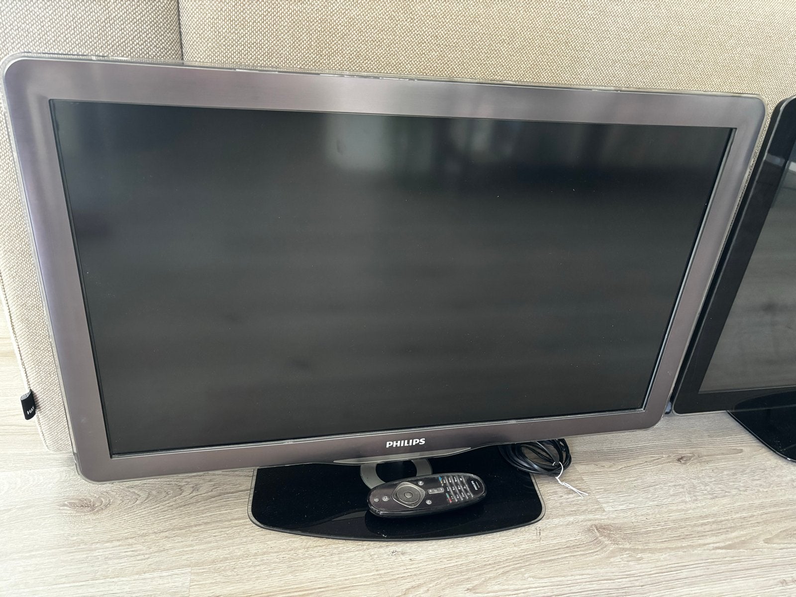 Philips LCD TV’s met afstandsbedieningen, Ophalen, Philips, Gebruikt, 50 Hz