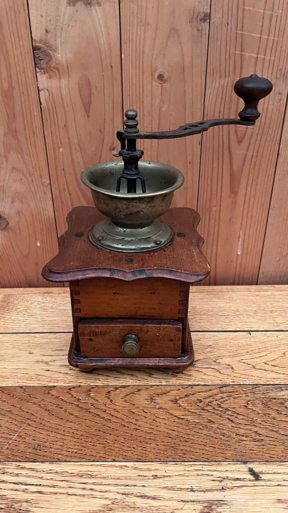 Antieke houten koffiemolen – authentiek en volledig werkend, Ophalen