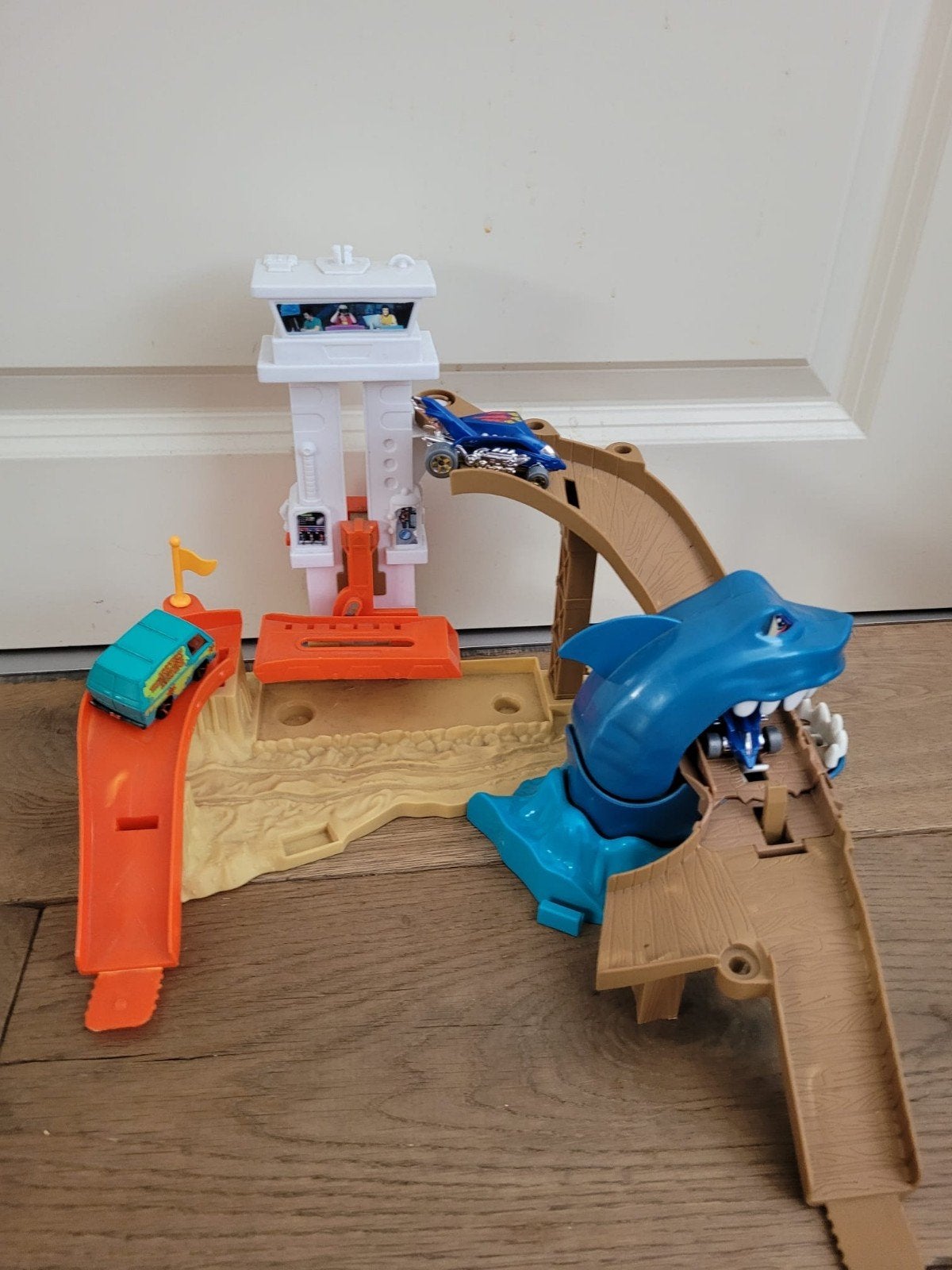 Hot Wheels Haai Aanval Speelset met 3 Auto's, Ophalen of Verzenden, Gebruikt