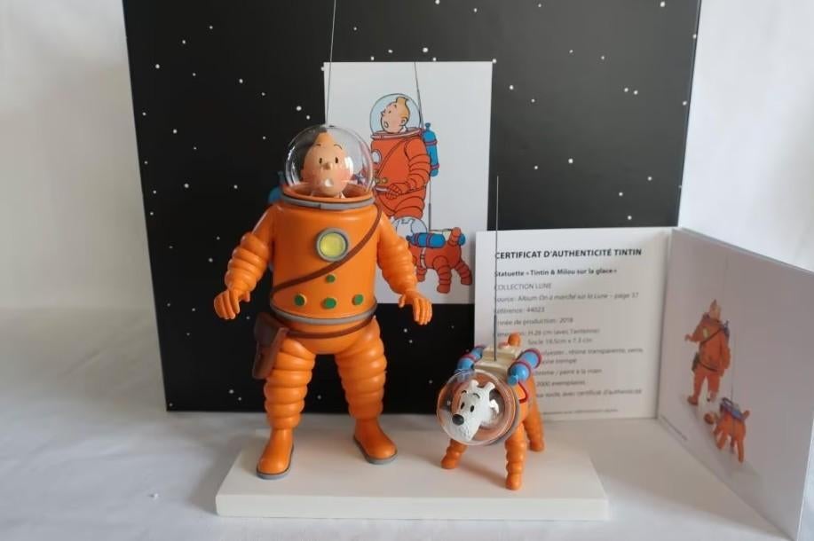 Kuifje en Bobby als astronaut op de maan, Ophalen of Verzenden, Kuifje, Nieuw, Beeldje of Figuurtje
