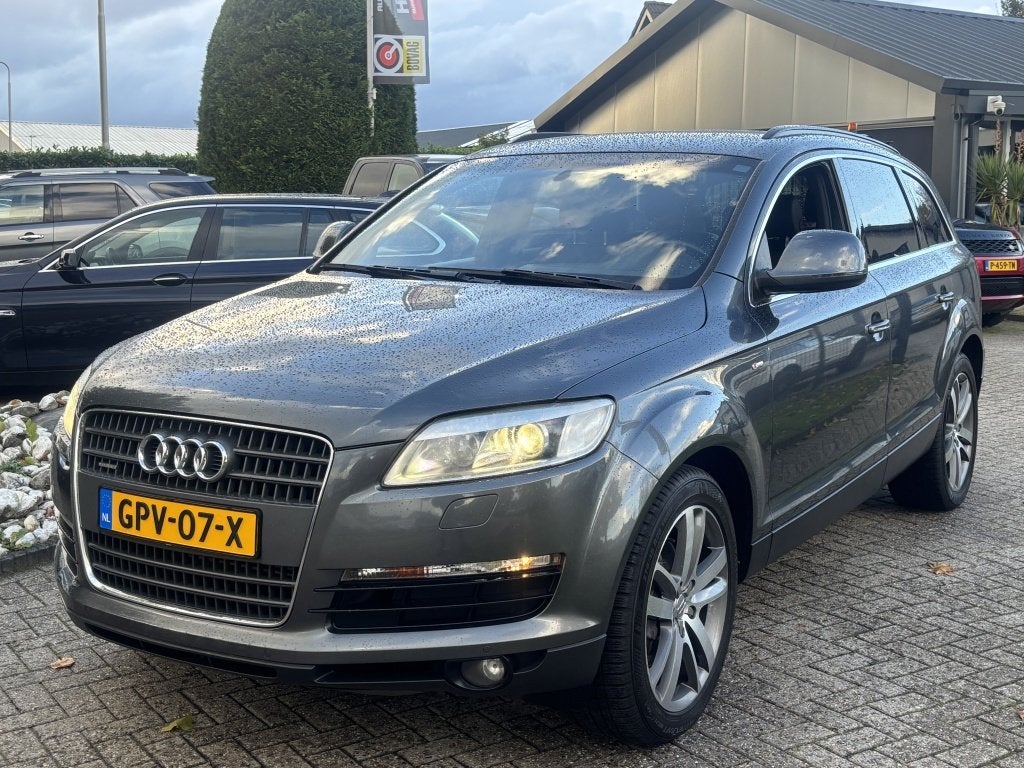 Audi Q7 4.2 FSI Quattro 2007 Youngtimer 7-Persoons, Auto's, Automaat, Gebruikt, 8 cilinders, 2245 kg