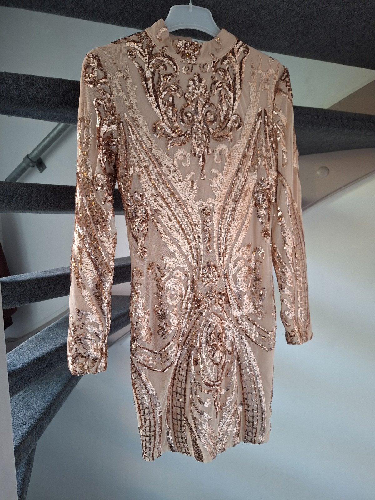 Jurk met pailletten S/M, Kleding | Dames, Jurken, Overige kleuren, Nieuw, Ophalen of Verzenden, AZAR Paris