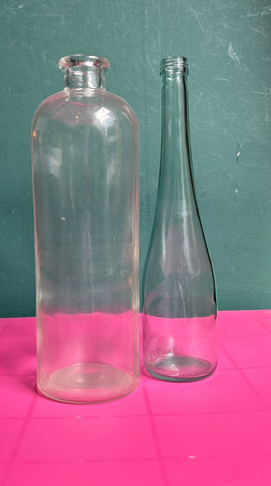 Set van 2 glazen flessen / vazen (apothekersfles & wijnfles), Ophalen of Verzenden, Zo goed als nieuw, Transparant