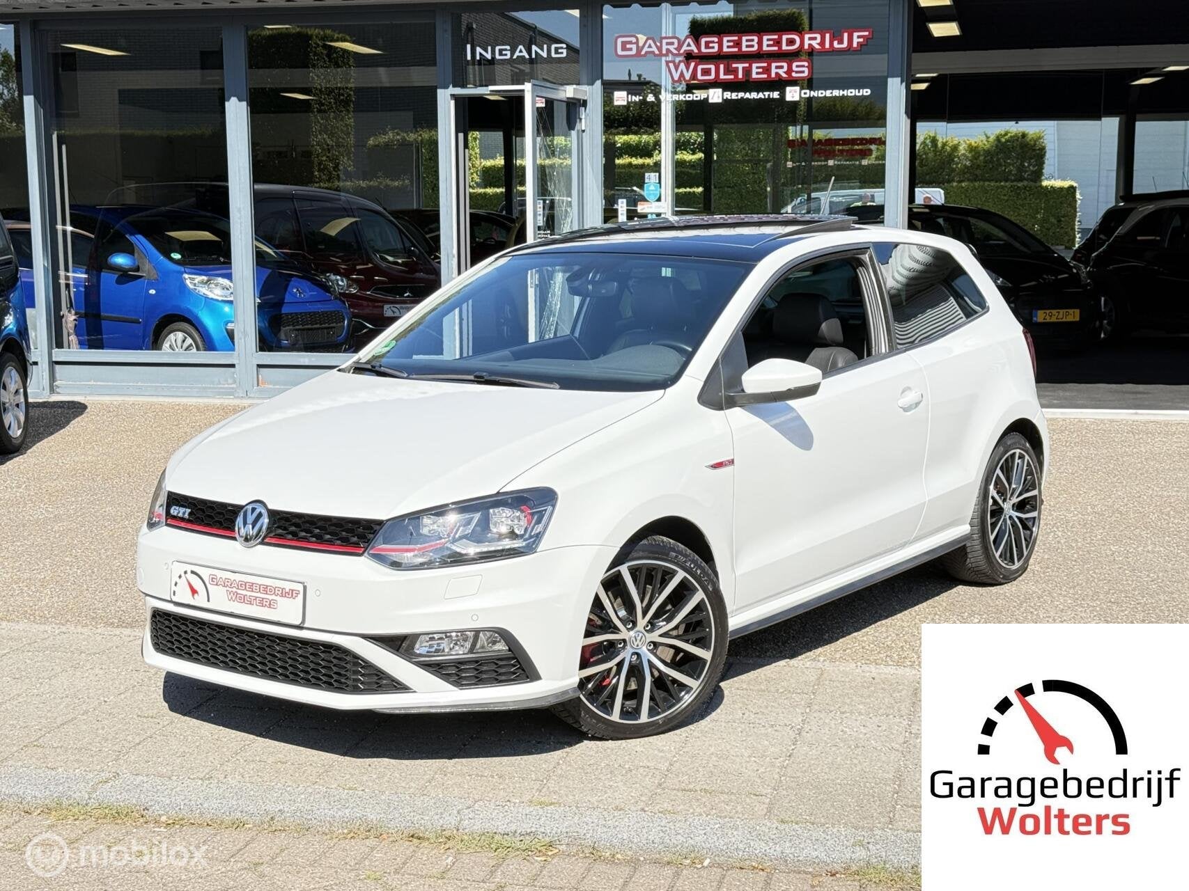 Volkswagen Polo 1.8 TSI GTI VOL OPTIES PANO ALCANTARA DEALER, Zwart, Met garantie (alle), Wit, Bedrijf