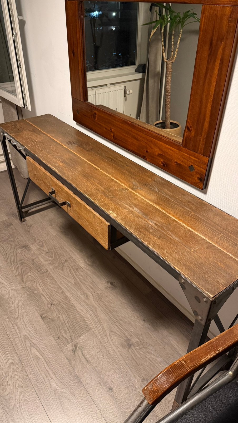 Barber tafel spiegel en authenthieke barberstoel, Ophalen, Zo goed als nieuw, 50 tot 100 cm, Minder dan 100 cm