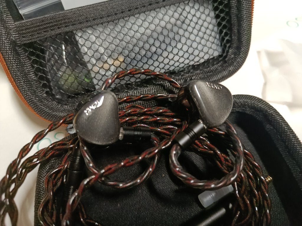 Tsmr onyx iem, Audio, Tv en Foto, Koptelefoons, Ophalen of Verzenden, Zo goed als nieuw, Grijs, Overige merken