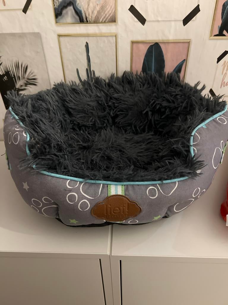 Lief lifestyle mandje inclusief 2 jasjes en 25 puppy pads, Ophalen, Zo goed als nieuw