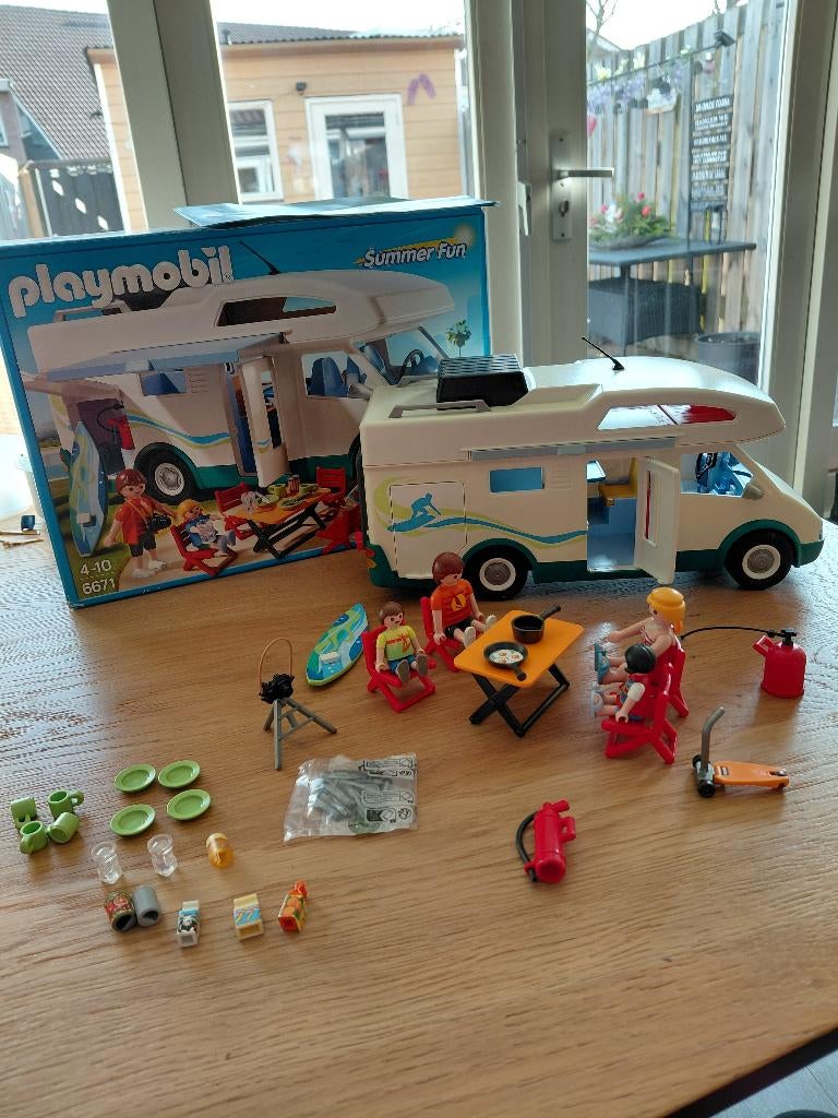 Playmobil Grote familie-camper - 6671, Kinderen en Baby's, Speelgoed | Playmobil, Ophalen of Verzenden, Zo goed als nieuw, Complete set