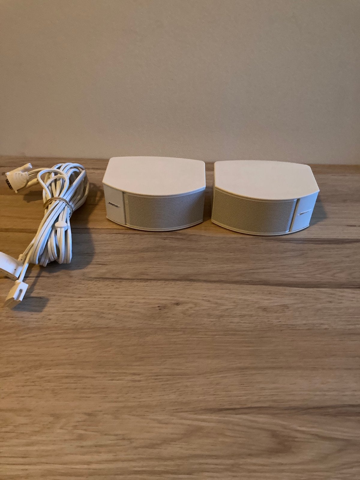 Bose gemstone es surround speakers wit met kabel, -, -, Ophalen of Verzenden, Zo goed als nieuw