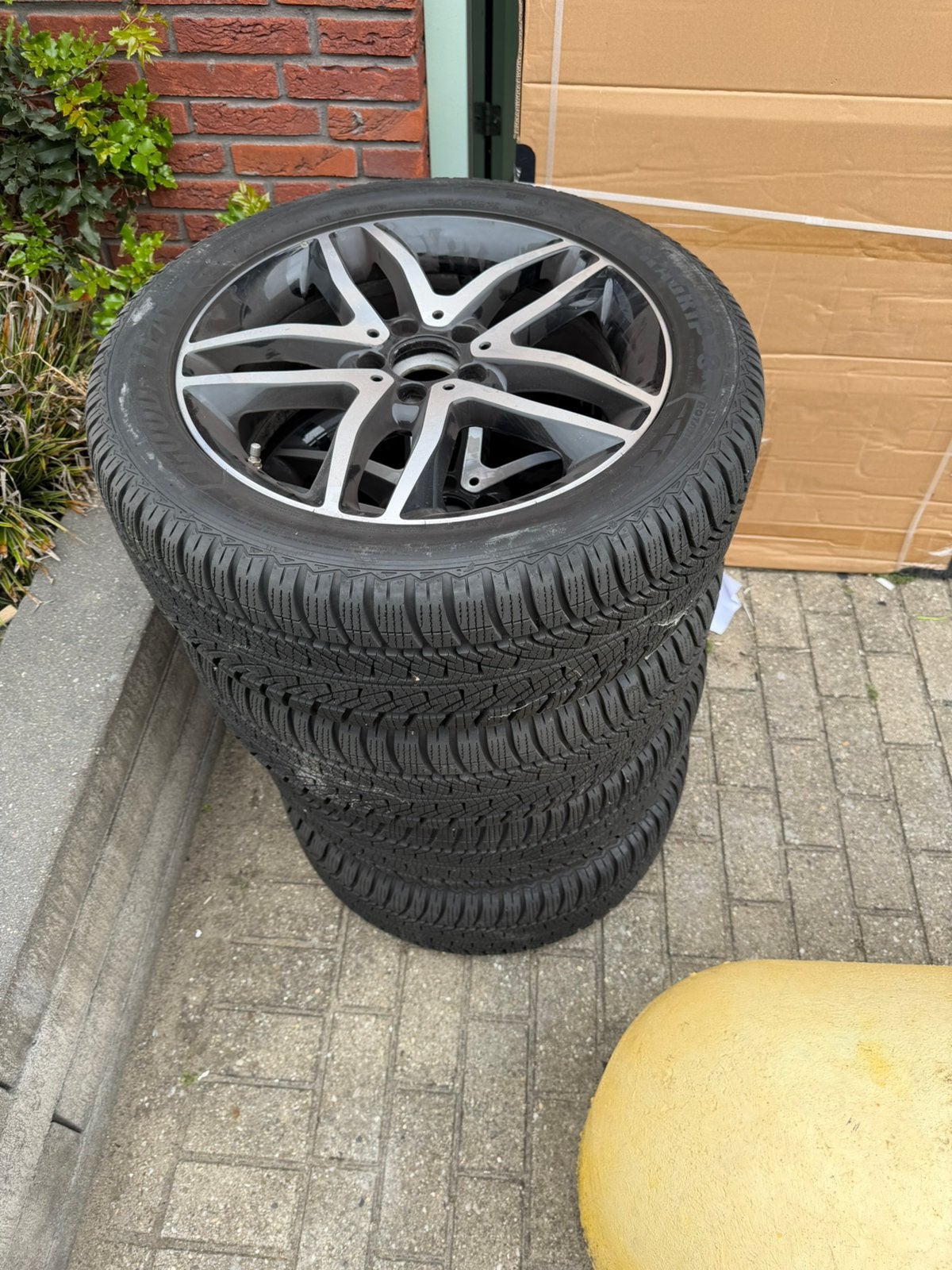 4x Goodyear UltraGrip 8 Winterbanden Velgen 18 inch, Auto-onderdelen, Banden en Velgen, Ophalen, 18 inch, Banden en Velgen, Winterbanden