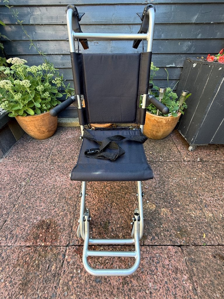 Te koop Lichtgewicht rolstoel, Diversen, Rolstoelen, Ophalen, Inklapbaar, Zo goed als nieuw, Duwrolstoel