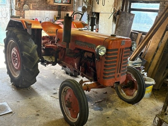 Mc Cormick D-324, Ophalen, Oldtimer, McCormick, Tot 80 Pk