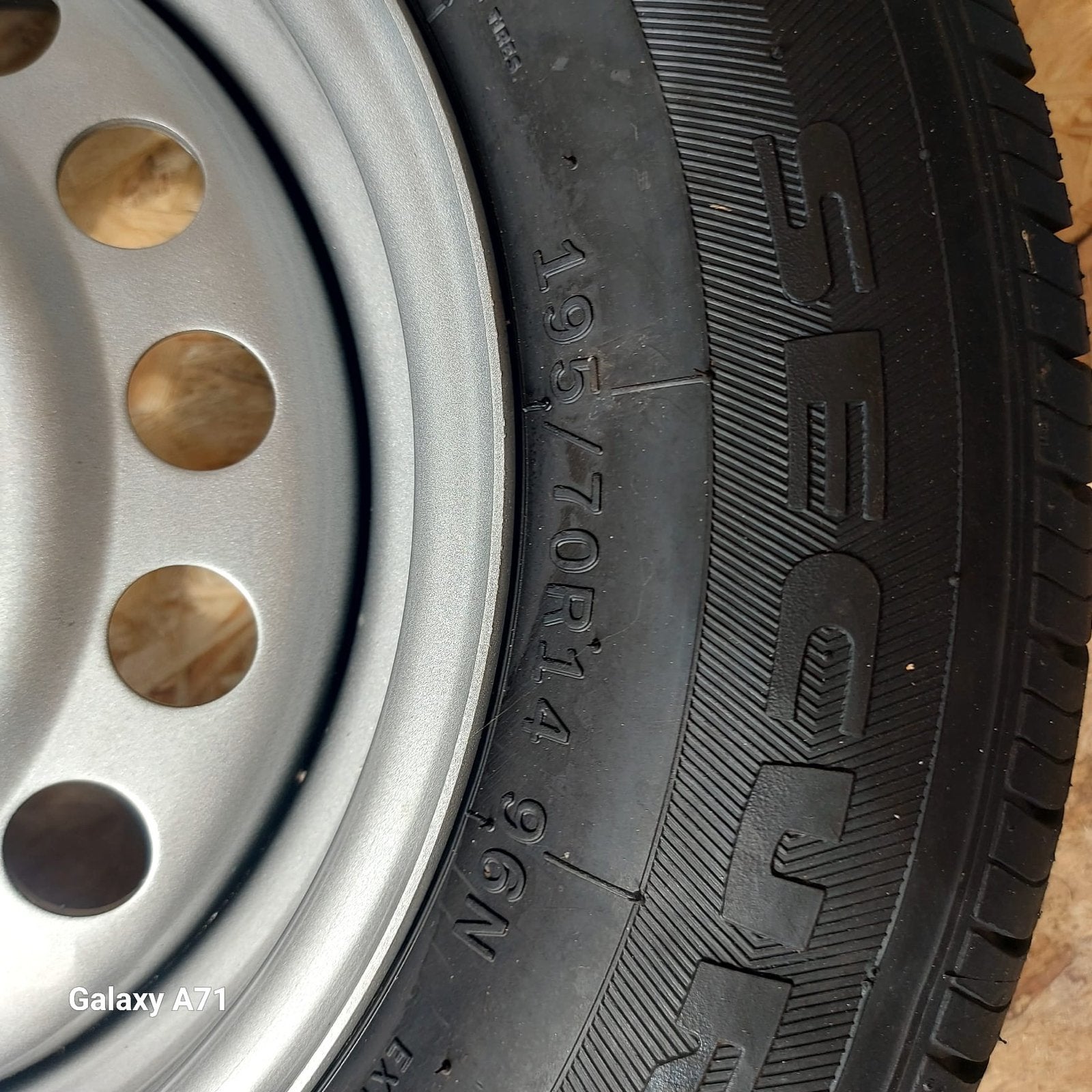 Nieuwe 195/70R14 96N band op stalen velg, Auto diversen, Wieldoppen, Ophalen, Nieuw