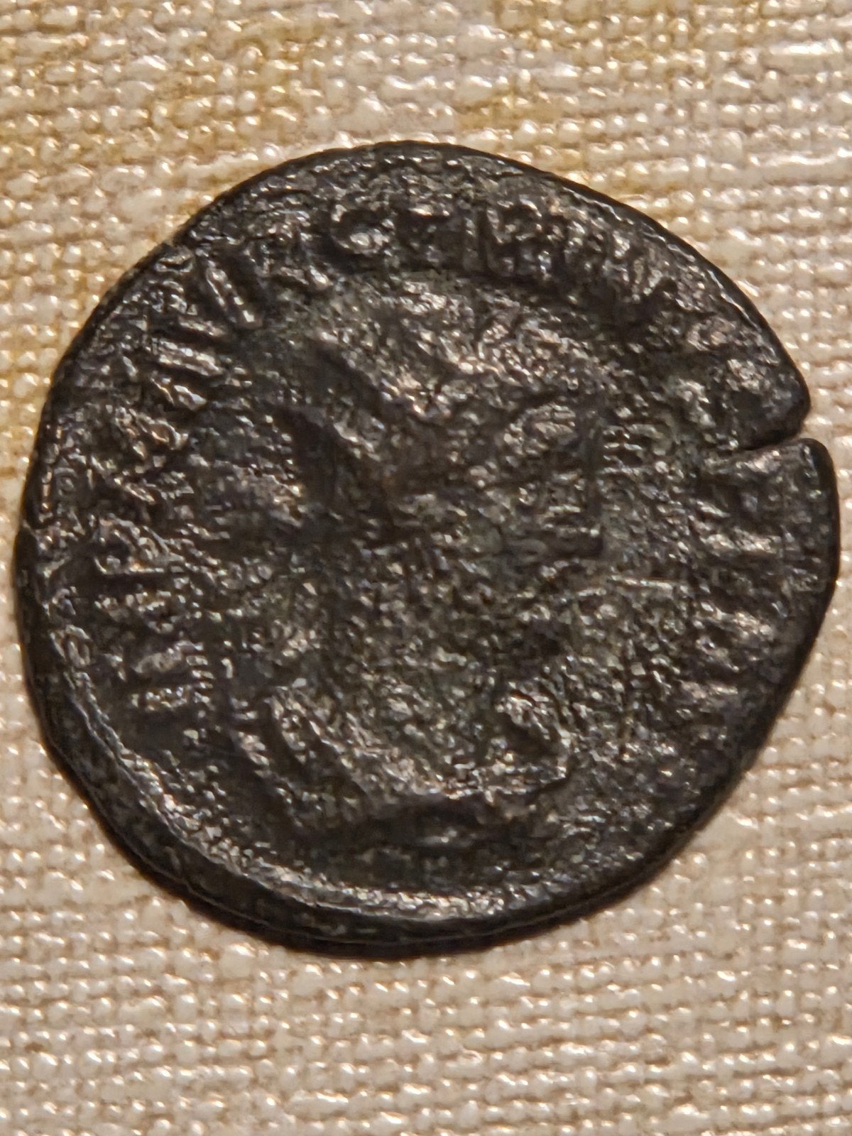 Oude Romeinse munt - Bronzen Follis van Constantijn I, Ophalen of Verzenden, Losse munt