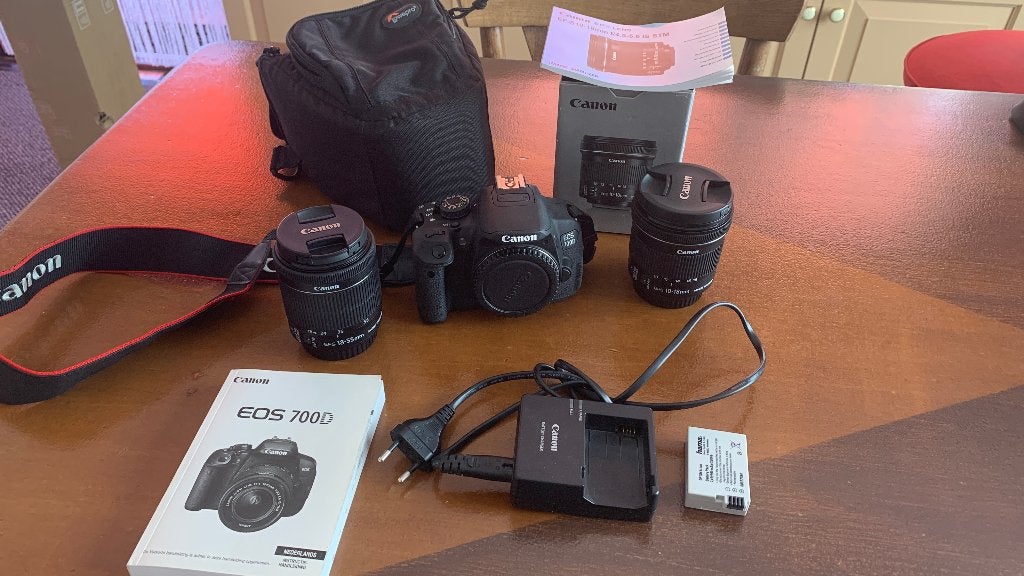 CANON EOS 700D, Audio, Tv en Foto, Fotocamera's Digitaal, Ophalen, Spiegelreflex, 18 megapixels, Zo goed als nieuw