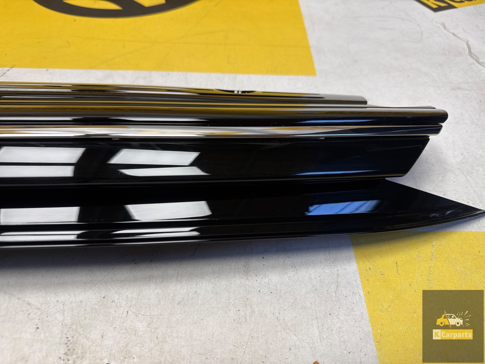Grill Volkswagen Golf 8 8.5 Facelift Grille 5H0853651N, Gebruikt, Volkswagen AG, Bumper, Berliner Ring 2
38440  Wolfsburg, DE