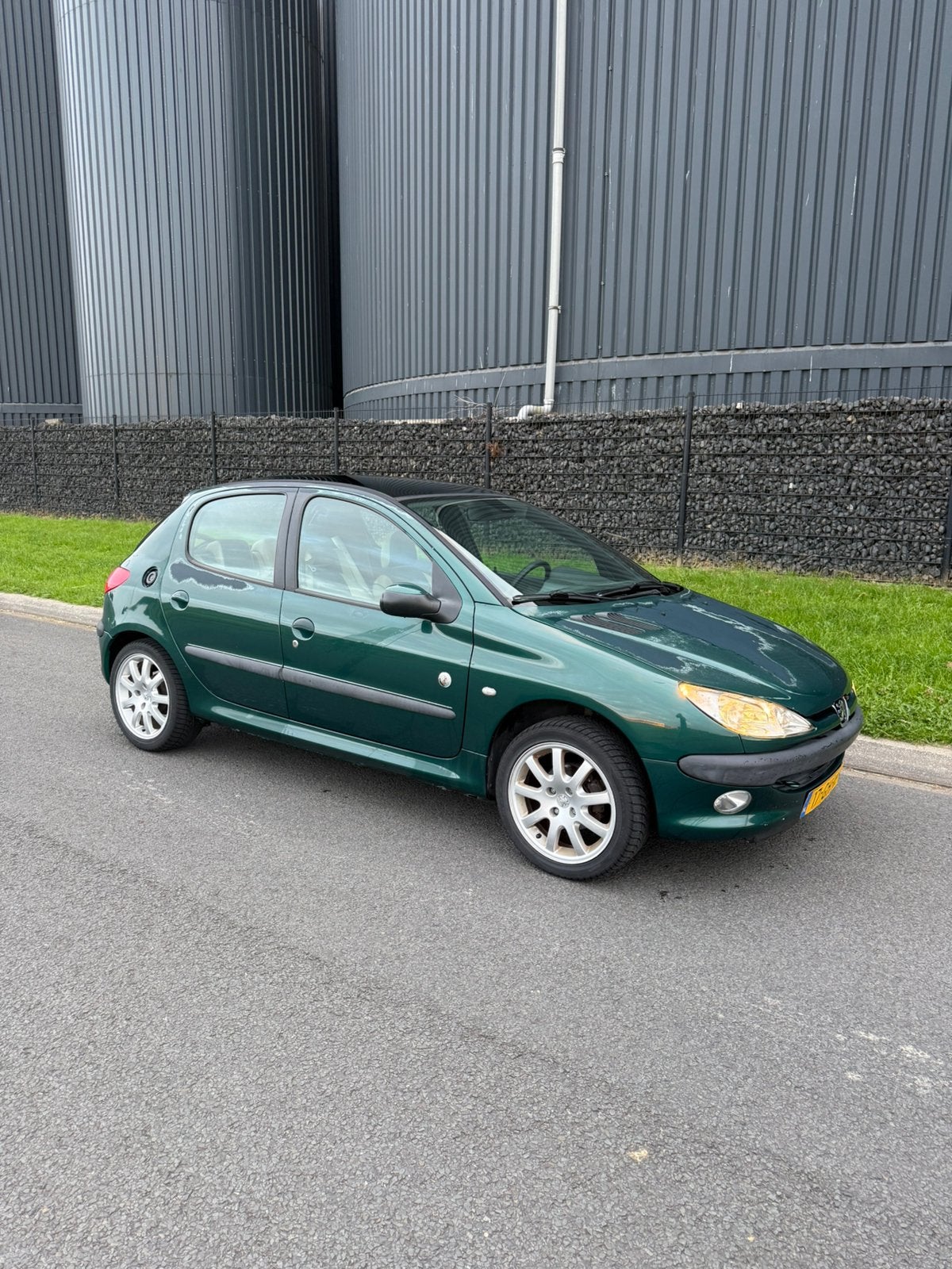 Peugeot 206 1.6 XT roland garros, Auto's, Voorwielaandrijving, 40 €/maand, Beige, 4 cilinders