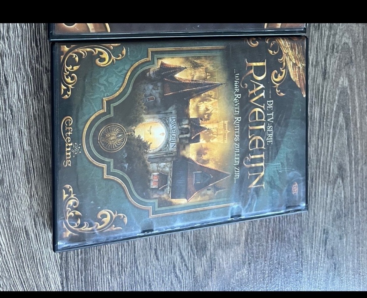 Een tv serie van Ravelijn, Alle leeftijden, Ophalen of Verzenden, Zo goed als nieuw