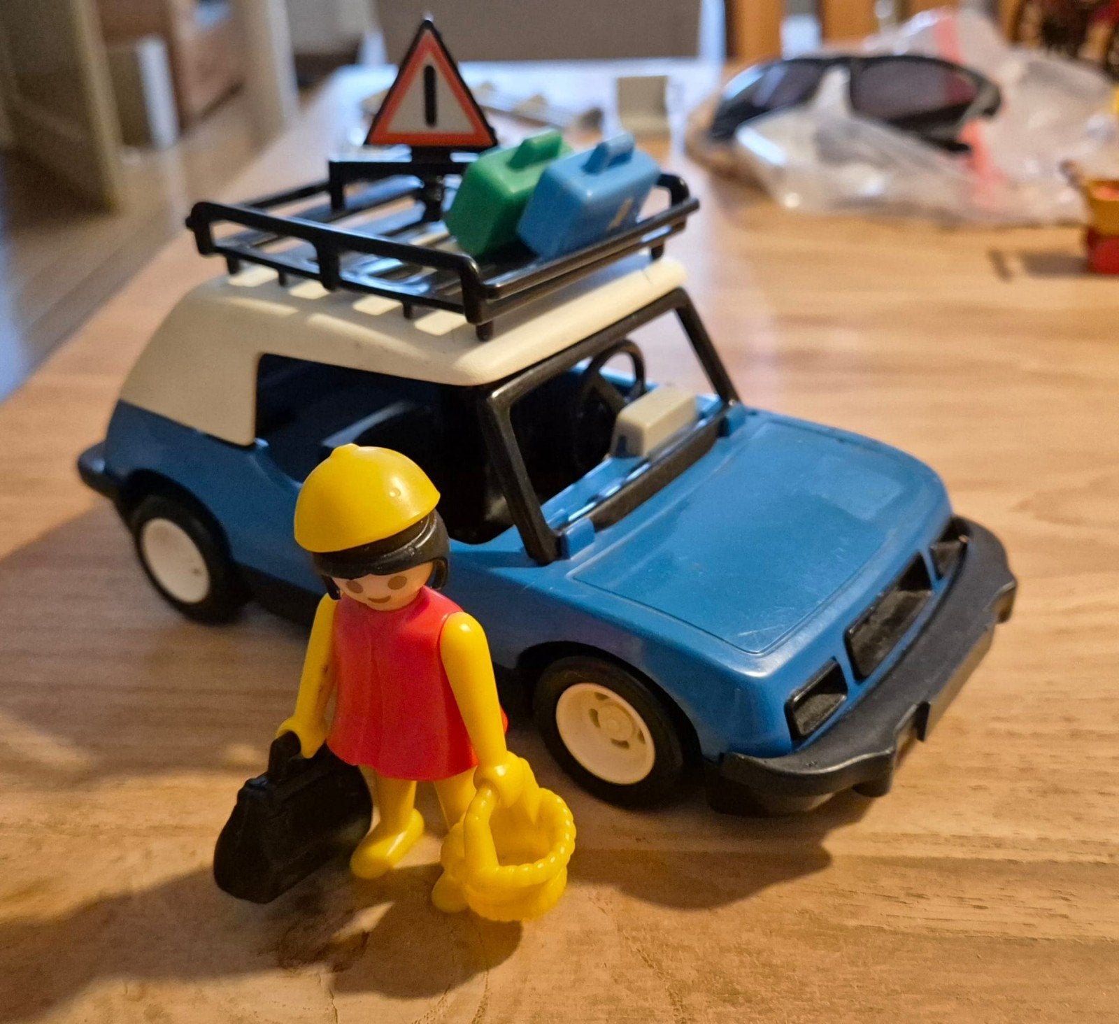 Playmobil auto met dakrek en figuur, Ophalen of Verzenden, Gebruikt