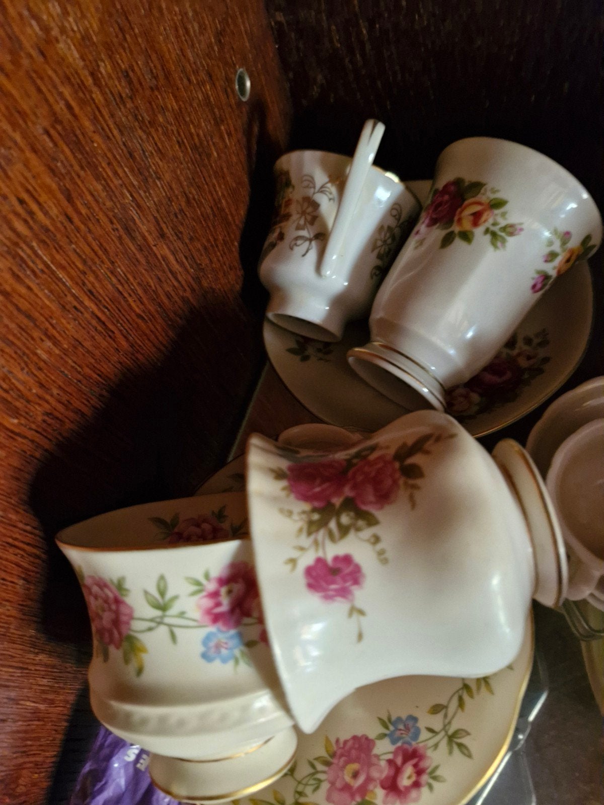 6 kop en schotels met bloemen, Huis en Inrichting, Keuken | Servies, Ophalen, Zo goed als nieuw, Overige stijlen, Kop(pen) en/of Schotel(s)