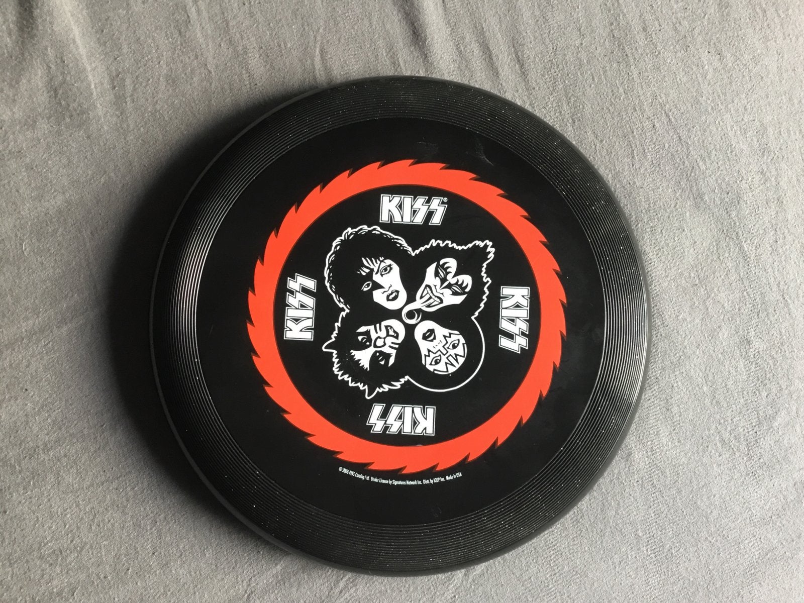 KISS Frisbee - Zwart met bandlogo, Ophalen of Verzenden, Nieuw