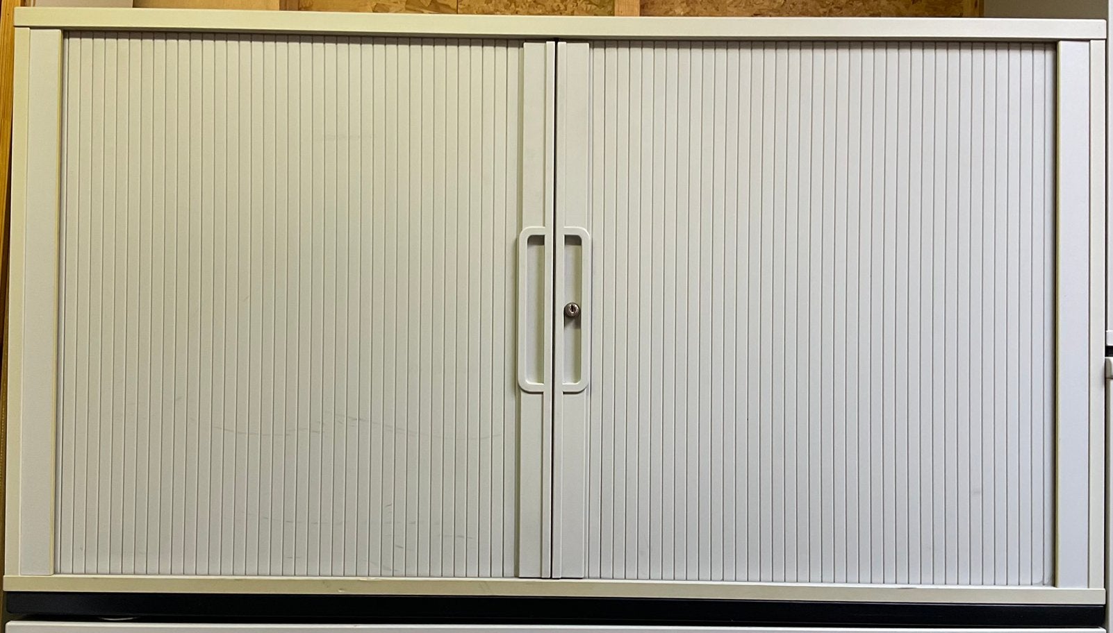 Roldeurkast, 1x (135x75,5x43), Huis en Inrichting, Ophalen, Gebruikt, Overige houtsoorten, Kantoor, werkplaats, schuur, voorraadkast