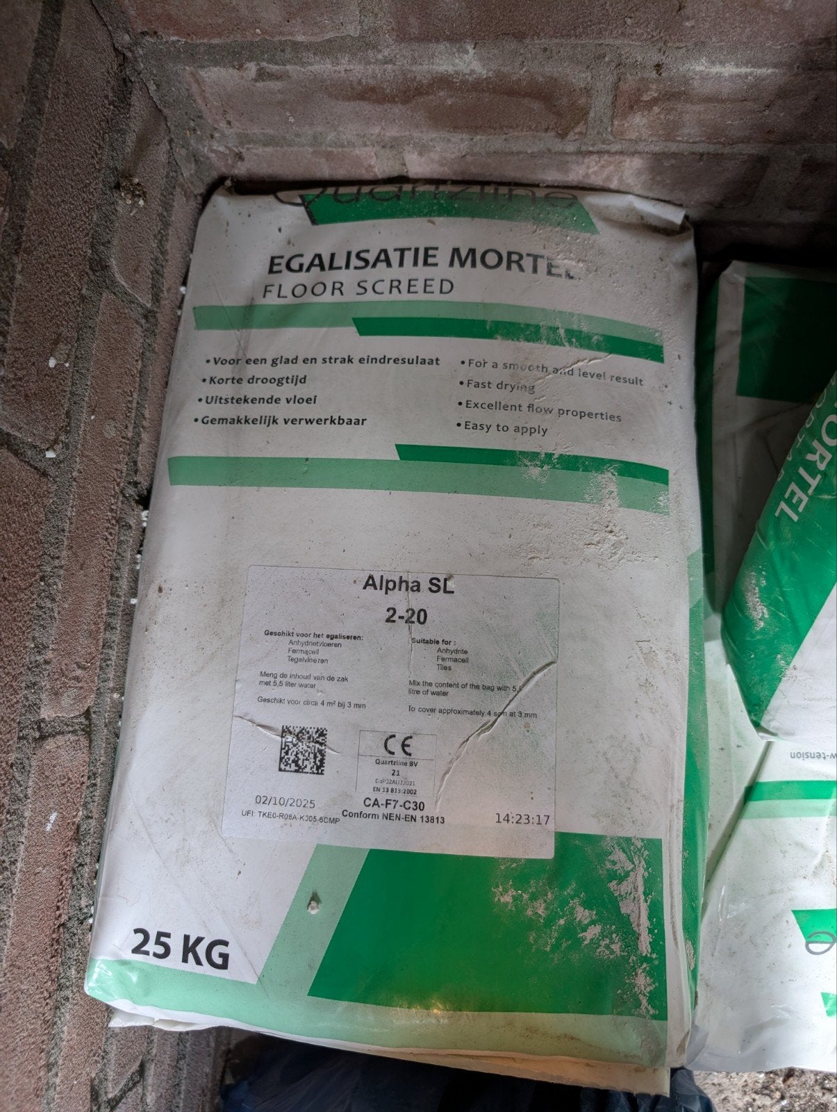 2 zakken Quartzline Alpha SL 2-20 egalisatie mortel egaline, Ophalen, Nieuw