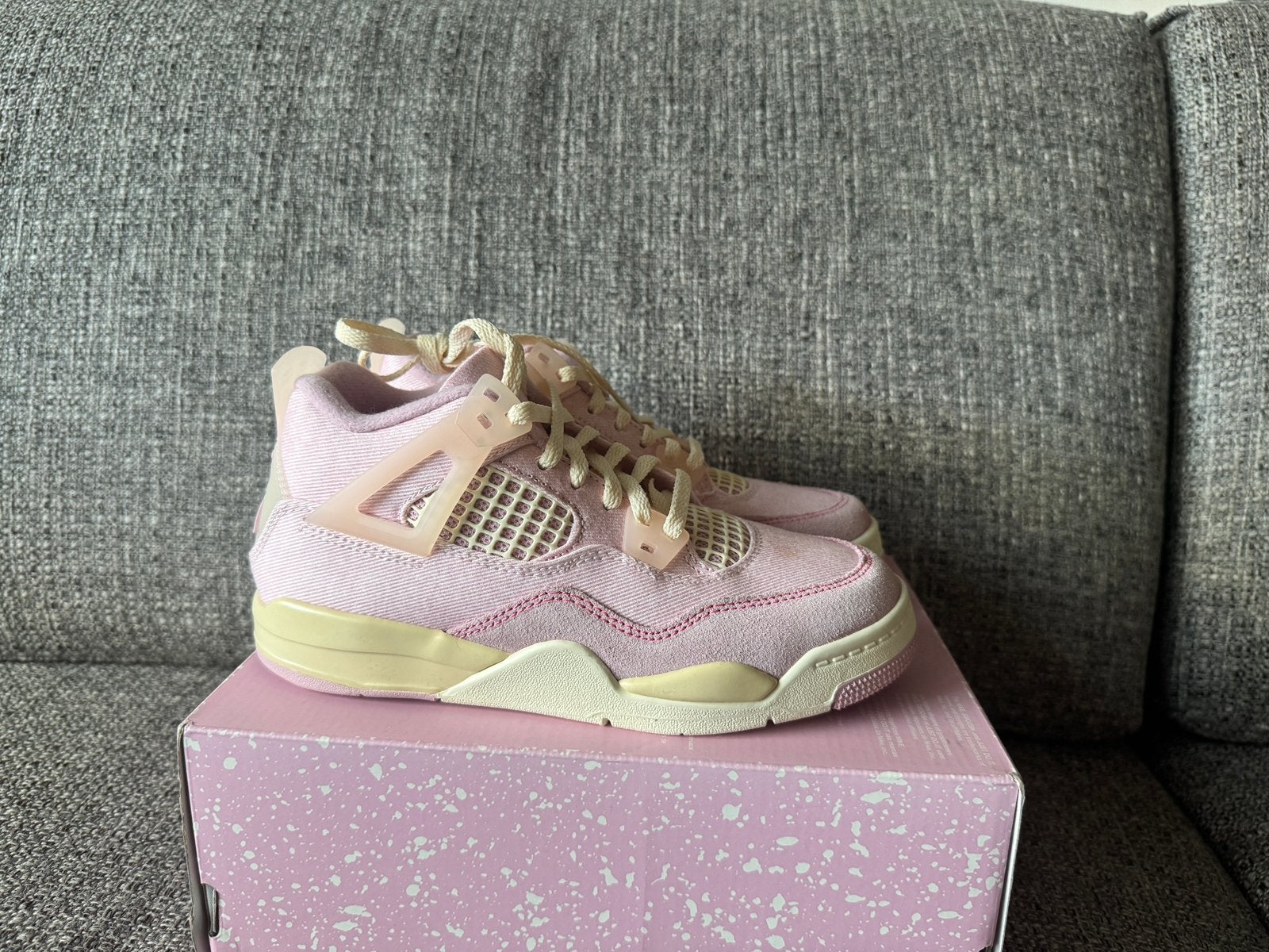 Jordan 4 Retro maat 33, Meisje, Sportschoenen, Nieuw, Ophalen of Verzenden