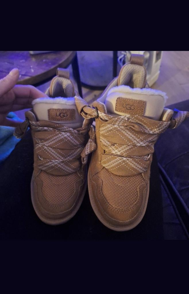 Originele UGGs maat 38 - Beige sneakers, UGG, Beige, Ophalen of Verzenden, Sneakers of Gympen