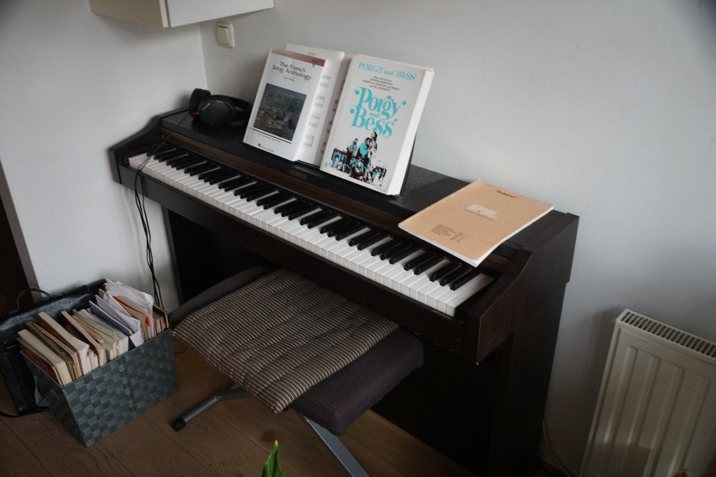 Roland HP 101e Elektrische piano, Muziek en Instrumenten, Ophalen, Gebruikt, Bruin, Digitaal